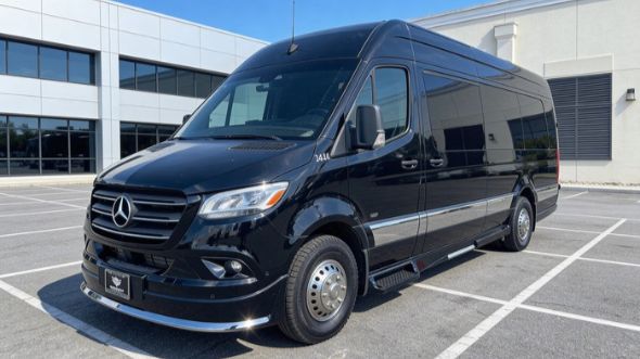 10 passenger sprinter van des moines