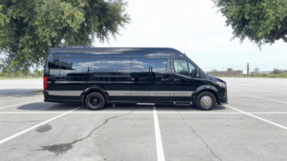 des moines private event sprinter van rental